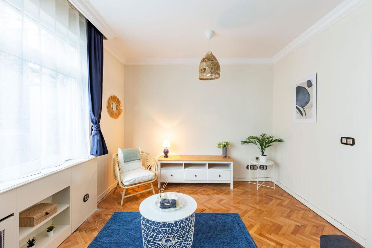 شقة اسطنبول  في Flat With Excellent Location In Tesvikiye, Sisli المظهر الخارجي الصورة
